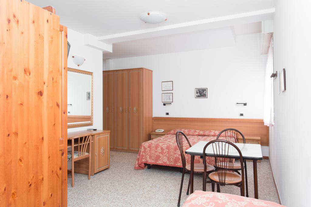 Hotel Residence Des Bains Cesenatico Εξωτερικό φωτογραφία